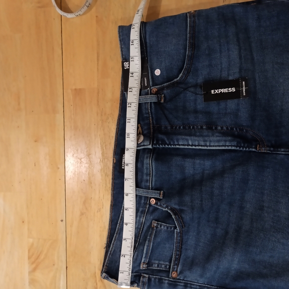 Express Mid Rise '70s Flare Distressed Jeans Denim Women's Size 14R New With Tag - Picture 12 of 16